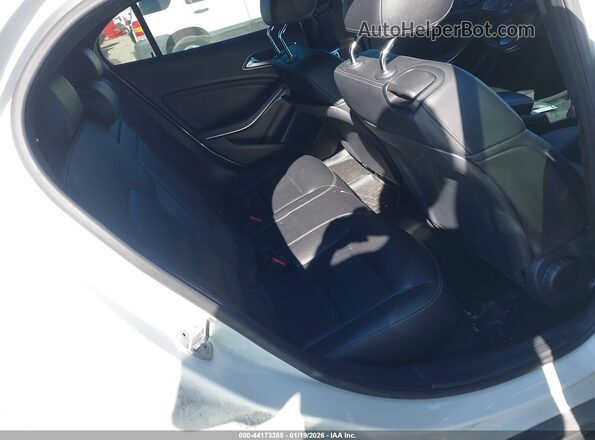 WDCTG4EB9GJ210217 2016 MERCEDES-BENZ GLA 250 White VIN კოდის სტიკერის ხედი