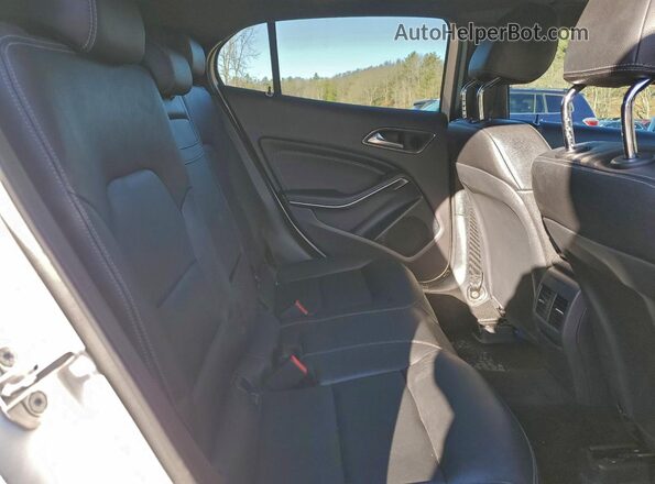 WDCTG4GB0KU017166 2019 MERCEDES-BENZ GLA Белый Вид задней части салона