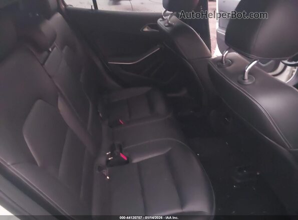WDCTG4GB1HJ318779 2017 MERCEDES-BENZ GLA 250 White Widok naklejki z numerem VIN