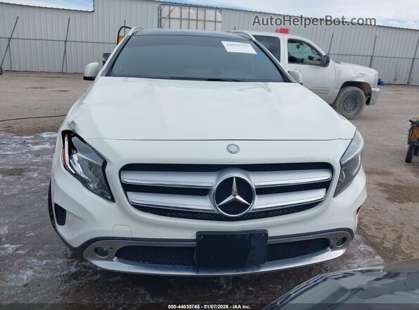WDCTG4GB2HJ336773 2017 MERCEDES-BENZ GLA 250 White Widok zestawu wskaźników