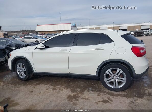 WDCTG4GB2HJ336773 2017 MERCEDES-BENZ GLA 250 White Widok wnętrza 360 stopni