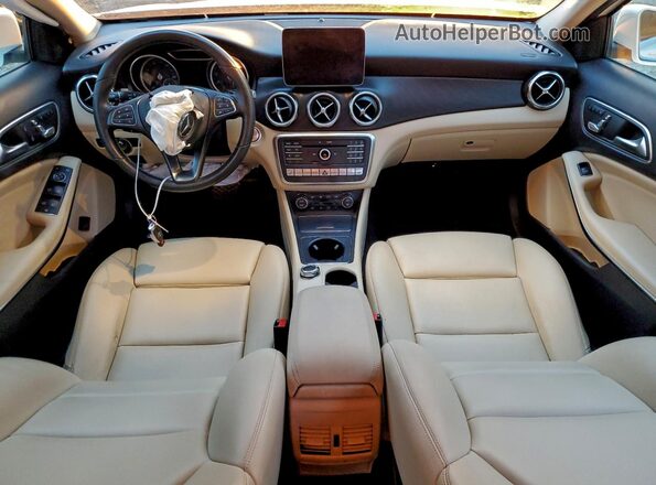 WDCTG4GB2LU027411 2020 MERCEDES-BENZ GLA White Widok deski rozdzielczej