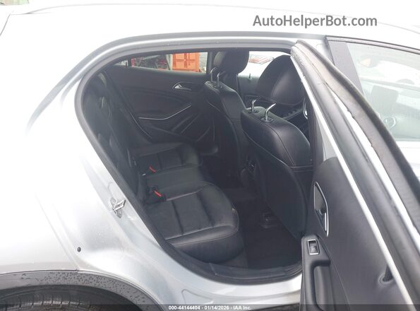 WDCTG4GB4KU009247 2019 MERCEDES-BENZ GLA 250 White VIN კოდის სტიკერის ხედი