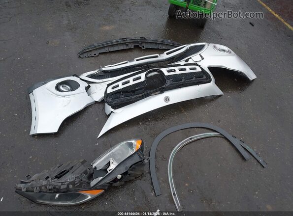 WDCTG4GB4KU009247 2019 MERCEDES-BENZ GLA 250 White ხელსაწყოთა პანელის ხედი