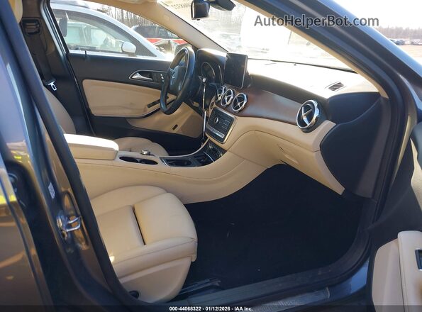 WDCTG4GB6KJ600438 2019 MERCEDES-BENZ GLA 250 Gray წინა სალონის ხედი