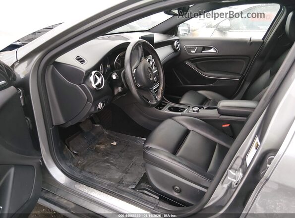 WDCTG4GB7LJ661704 2020 MERCEDES-BENZ GLA 250 Gray Widok wnętrza z przodu