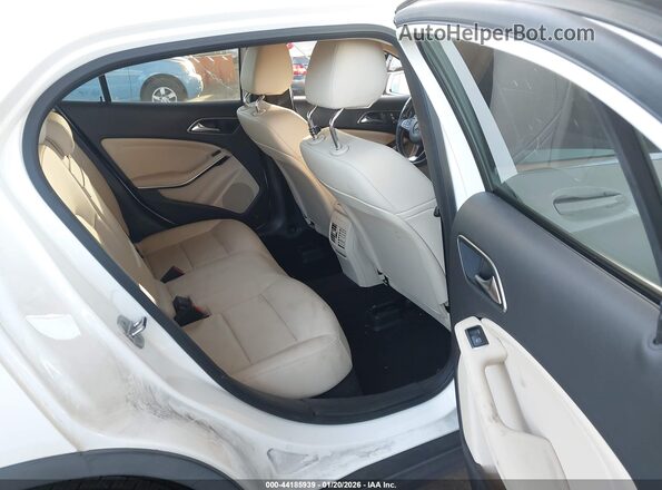 WDCTG4GB7LU027632 2020 MERCEDES-BENZ GLA 250 White Widok naklejki z numerem VIN