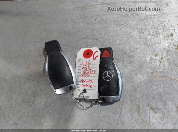 WDCTG4GBXGJ228349 2016 MERCEDES-BENZ GLA 250 Black Առջևի վահանակի տեսք