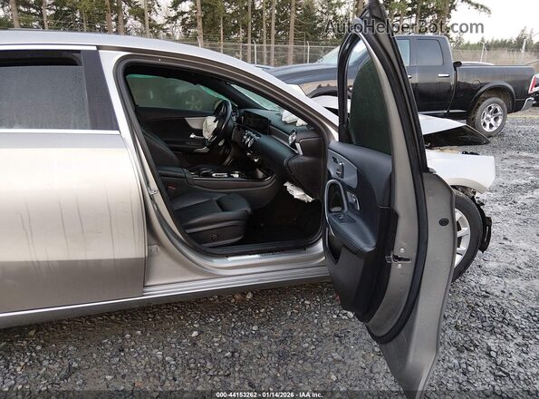 WDD3G4EB4LW039398 2020 MERCEDES-BENZ A 220 Silver Սալոնի դիմացի տեսք