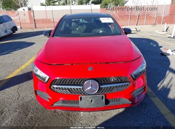 WDD3G4EB8KW018410 2019 MERCEDES-BENZ A 220 Red Vista del cuadro de instrumentos