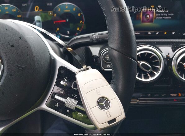 WDD3G4EB8LW038108 2020 MERCEDES-BENZ A 220 White Vista del salpicadero