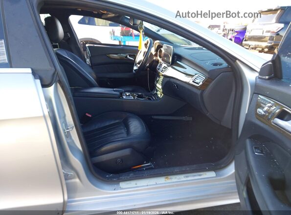 WDDLJ7DB3GA164822 2016 MERCEDES-BENZ CLS-CLASS Silver Front interior view