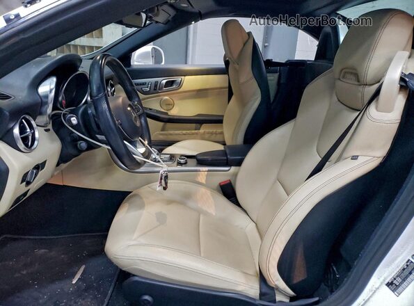 WDDPK3JA3HF141225 2017 MERCEDES-BENZ SLC White წინა სალონის ხედი