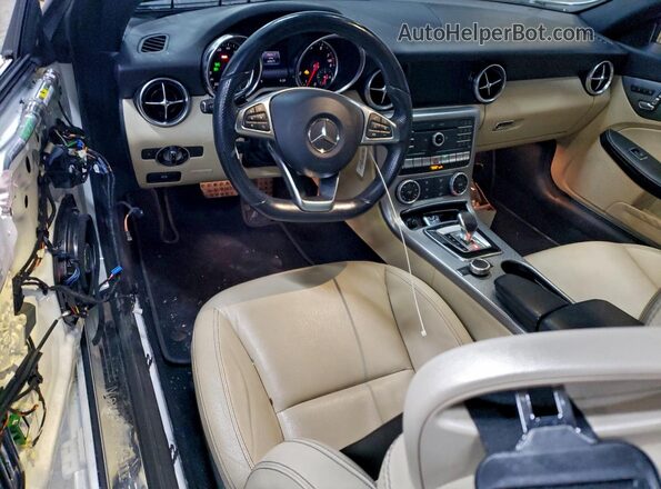 WDDPK3JA3HF141225 2017 MERCEDES-BENZ SLC White წინა პანელის ხედი