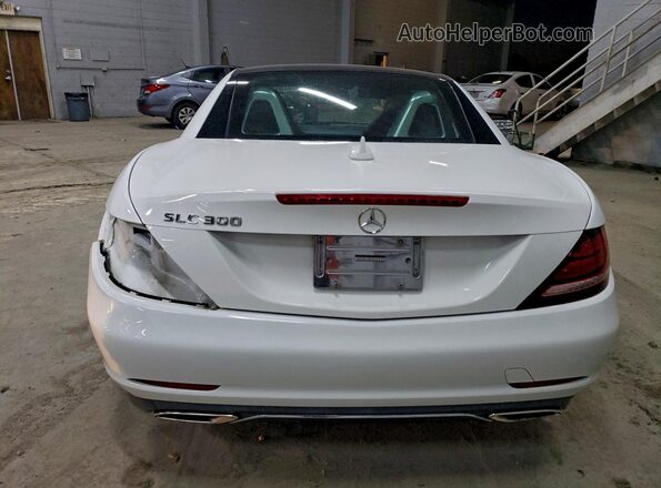WDDPK3JA3HF141225 2017 MERCEDES-BENZ SLC White უკანა ხედი