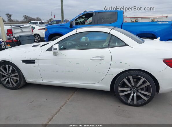 WDDPK3JA8JF151951 2018 MERCEDES-BENZ SLC 300 White 