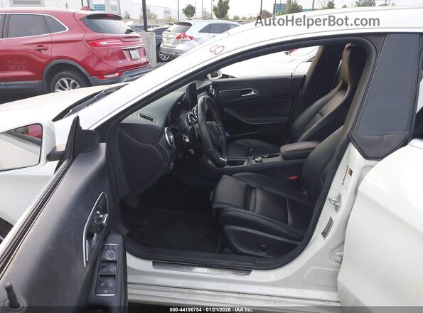 WDDSJ4EB0HN400720 2017 MERCEDES-BENZ CLA 250 White Вид салону спереду
