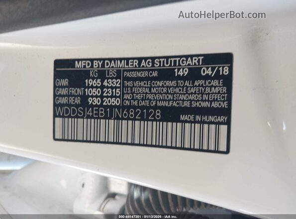 WDDSJ4EB1JN682128 2018 MERCEDES-BENZ CLA 250 White Vista del compartimento del motor