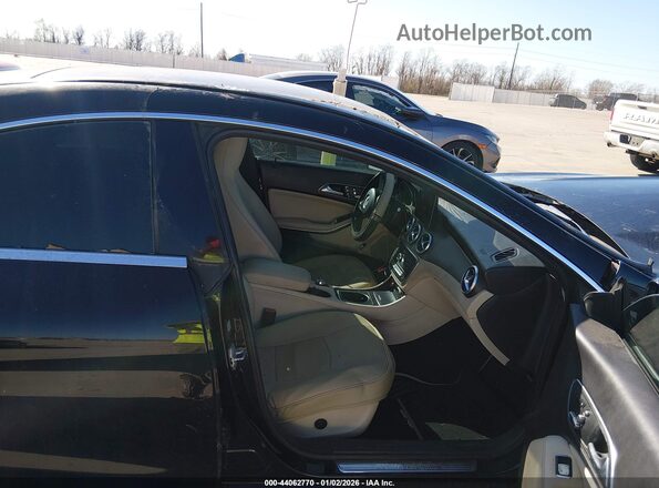 WDDSJ4EB2JN569837 2018 MERCEDES-BENZ CLA 250 Black Widok wnętrza z przodu