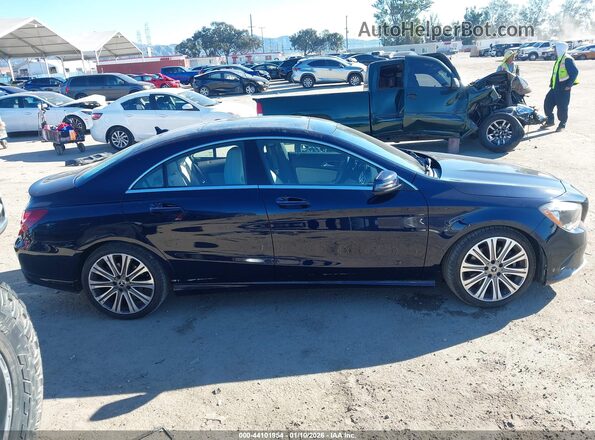 WDDSJ4EB5JN690488 2018 MERCEDES-BENZ CLA 250 Dark Blue Vista interior de 360 grados