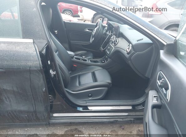 WDDSJ4EB7KN698674 2019 MERCEDES-BENZ CLA 250 Black 