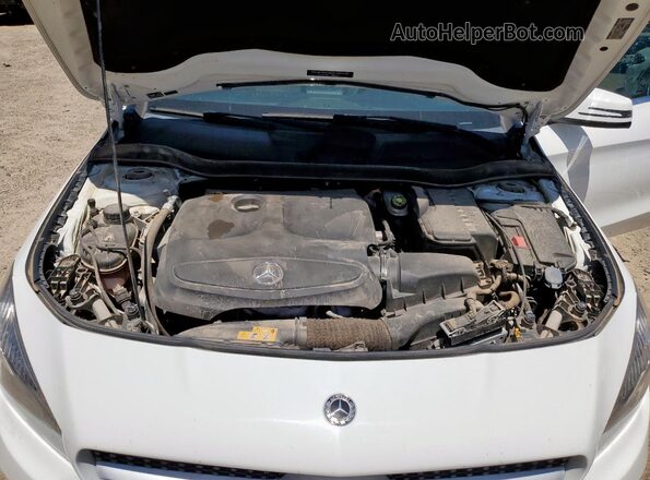 WDDSJ4EB7KN734363 2019 MERCEDES-BENZ CLA-CLASS White უკანა სალონის ხედი