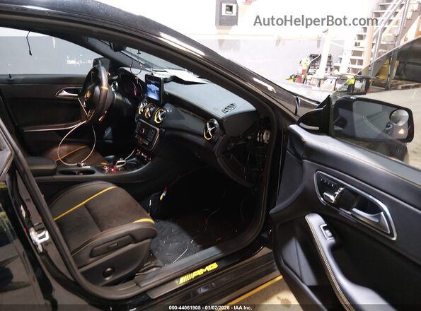 WDDSJ5CB8JN605667 2018 MERCEDES-BENZ AMG CLA 45 Black წინა სალონის ხედი