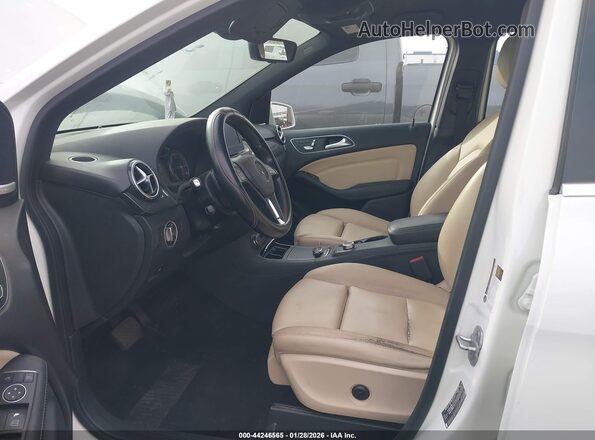 WDDVP9AB6GJ008930 2016 MERCEDES-BENZ B 250E White Вид салону спереду