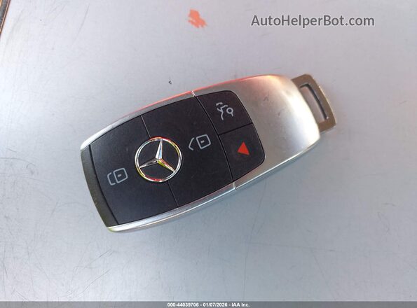 WDDWF8DB1LR528557 2020 MERCEDES-BENZ C-CLASS White წინა პანელის ხედი