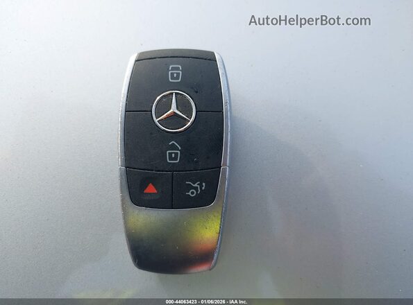 WDDWF8EB6KR516241 2019 MERCEDES-BENZ C-CLASS Серебряный Вид панели приборов