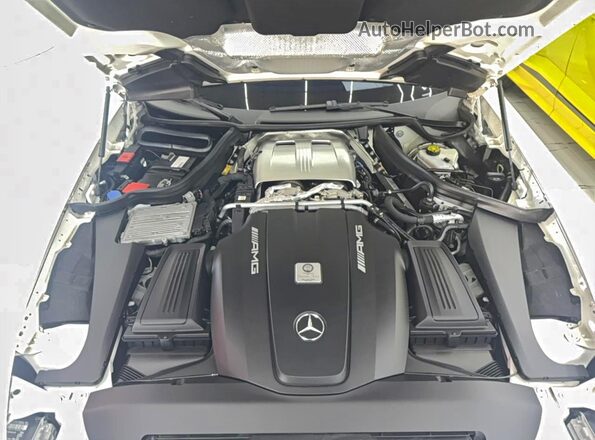 WDDYJ7HA6HA011358 2017 MERCEDES-BENZ AMG White Vista del salpicadero