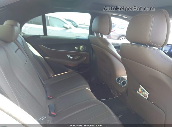 WDDZF4JB1HA118549 2017 MERCEDES-BENZ E-CLASS White VIN კოდის სტიკერის ხედი