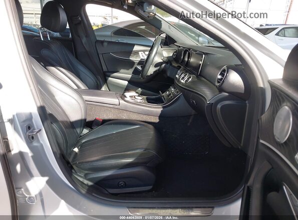 WDDZF4JB1KA567978 2019 MERCEDES-BENZ E-CLASS Silver Front interior view