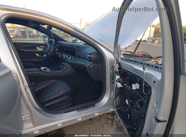 WDDZF4JB3JA312487 2018 MERCEDES-BENZ E-CLASS Silver Vista interior delantera
