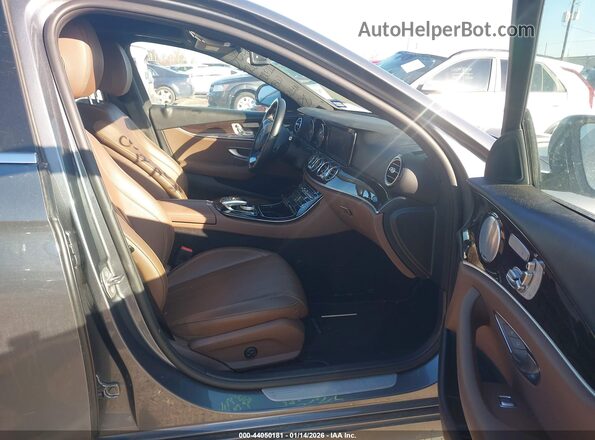 WDDZF4JB4JA320372 2018 MERCEDES-BENZ E-CLASS Gray წინა სალონის ხედი