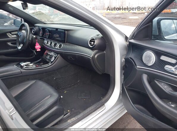 WDDZF4KB5HA022387 2017 MERCEDES-BENZ E-CLASS Серебряный Вид салона спереди
