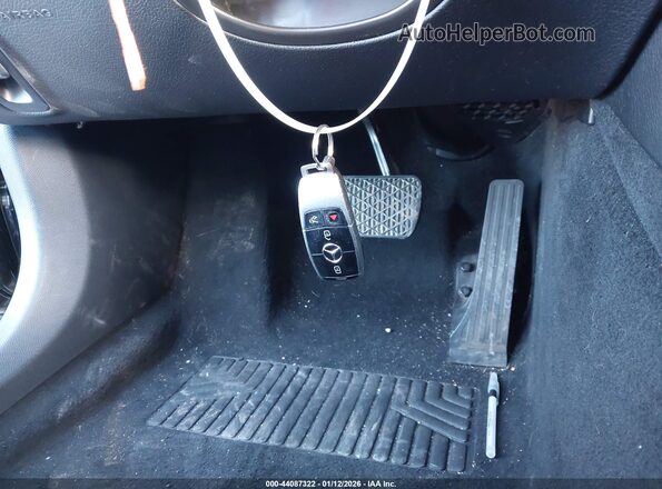 WDDZF4KB6HA059609 2017 MERCEDES-BENZ E-CLASS Black Widok deski rozdzielczej