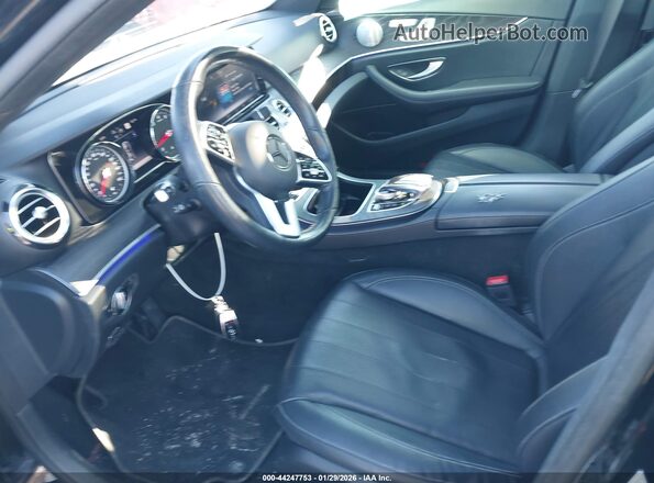 WDDZF4KB7KA596481 2019 MERCEDES-BENZ E-CLASS Черный Вид салона спереди