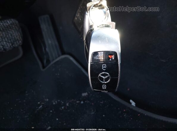 WDDZF4KB7KA596481 2019 MERCEDES-BENZ E-CLASS Черный Вид панели приборов