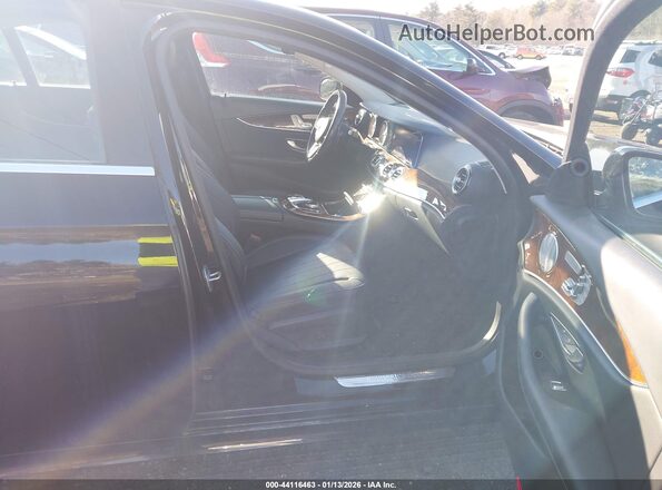WDDZF4KB8KA548777 2019 MERCEDES-BENZ E-CLASS Black Front interior view