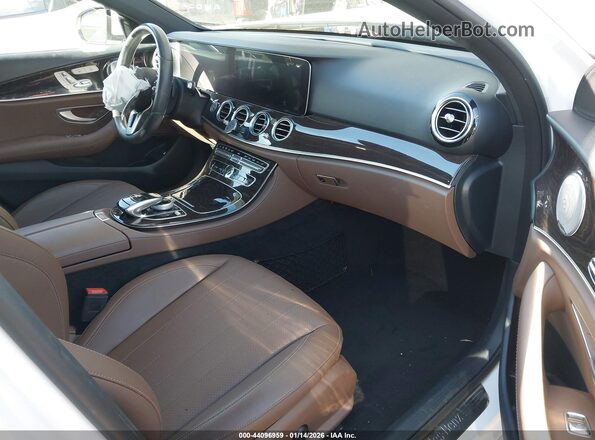 WDDZF8DB7LA755294 2020 MERCEDES-BENZ E-CLASS Белый Вид салона спереди