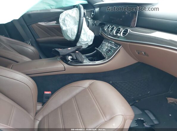 WDDZF8KB7KA495433 2019 MERCEDES-BENZ AMG E 63 Black Front interior view