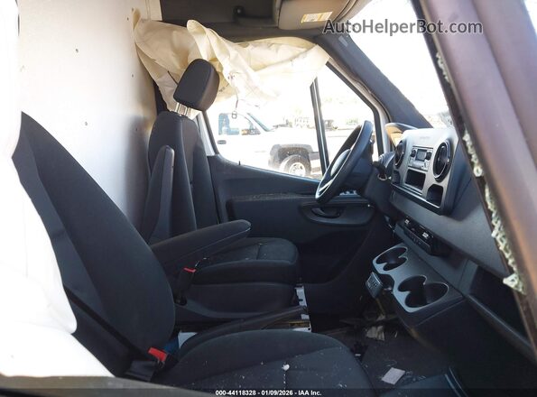 WDRPF1CD1KP061367 2019 FREIGHTLINER SPRINTER 2500 White Вид салону спереду