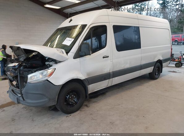 WDRPF1CD8KP065822 2019 FREIGHTLINER SPRINTER 2500 White Vista tres cuartos delantera izquierda
