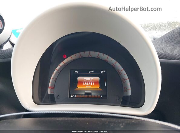 WMEFJ5DA0GK076468 2016 SMART FORTWO Silver Widok tylnych siedzeń