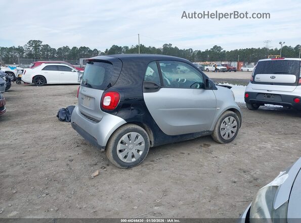 WMEFJ5DA0GK076468 2016 SMART FORTWO Silver Widok wnętrza z tyłu