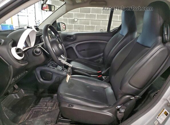 WMEFJ5DA0GK127578 2016 SMART FORTWO Two Tone Սալոնի դիմացի տեսք