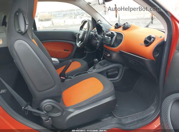 WMEFJ5DA3GK043772 2016 SMART FORTWO White Սալոնի դիմացի տեսք
