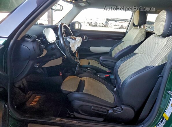 WMW13DJ02N2S08097 2022 MINI COOPER Green Вид салону спереду