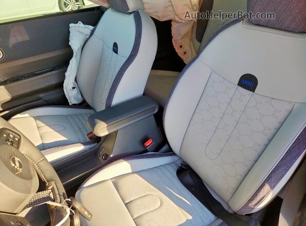 WMW13GD08S2X12176 2025 MINI COOPER Silver Вид задніх сидінь
